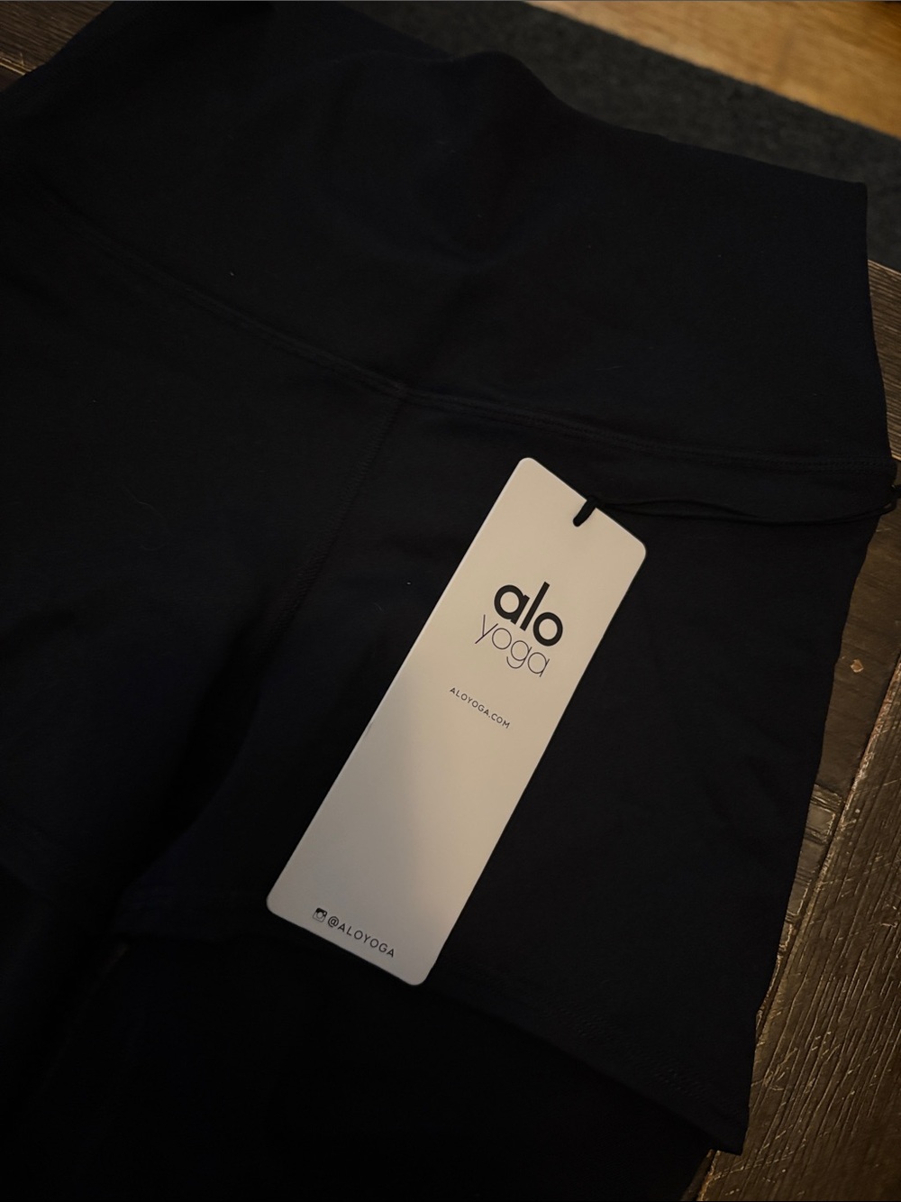 ALO Yoga Black High-Rise Legging shorts with Tag - Picture 10 of 12